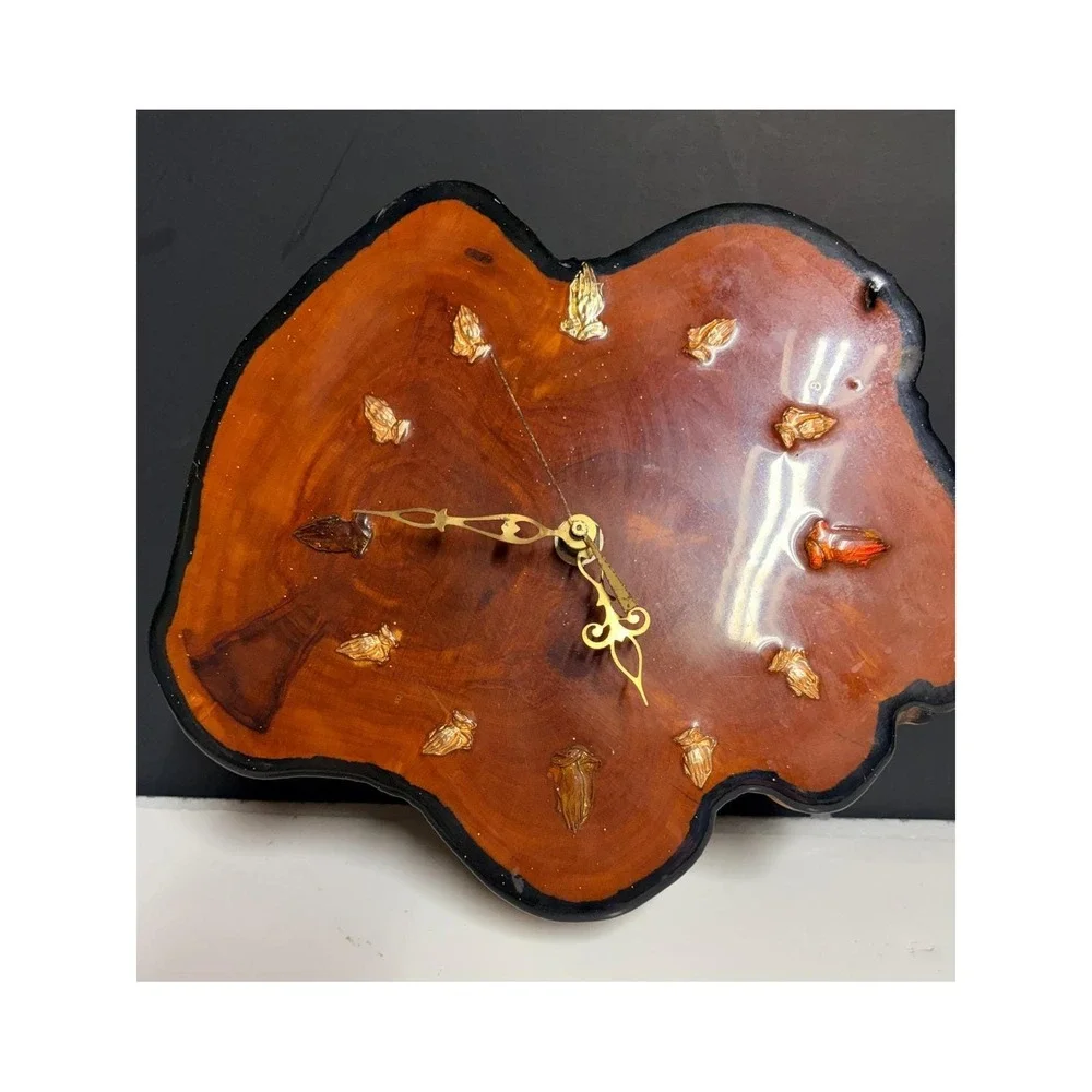 Vtg Live Edge Wood Wall Clock Praying Religious‎ Resin Gloss Rustic 12